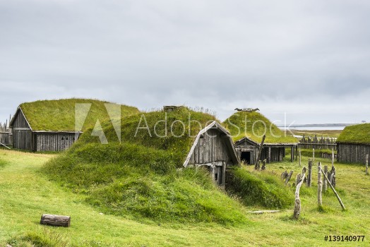 Bild på Typical Vikings village Wooden houses near Vestrahorn mountains on the Stokksnes Peninsula Hofn Iceland